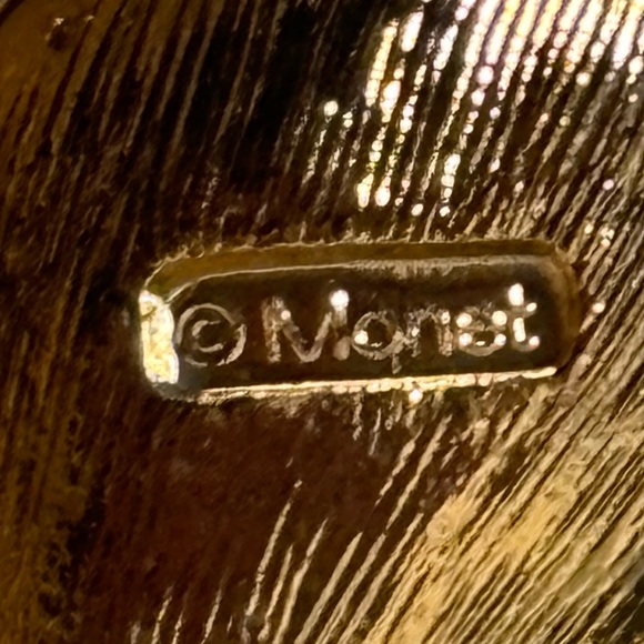 Vintage Monet Gold Tone Heart Pendant Necklace - Picture 6 of 9